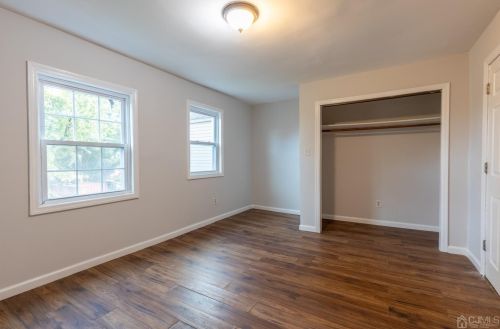 6 Railroad Ave, Carteret NJ 07008 exterior