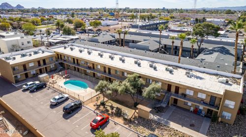 2939 36th St, Phoenix, AZ 85018-7455