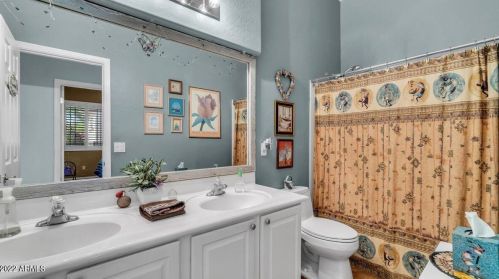 3017 Eagle Claw Dr, Phoenix AZ 85086-2113 exterior