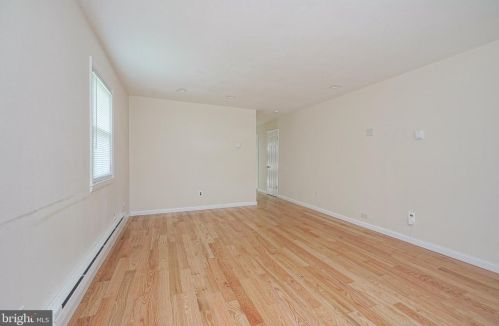 409 Mantua Ave, West Deptford NJ 08066-1277 exterior