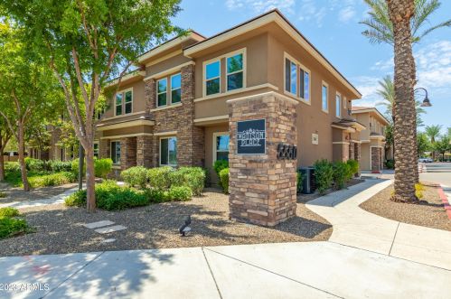 5550 16th St, Phoenix AZ  85016-2939 exterior