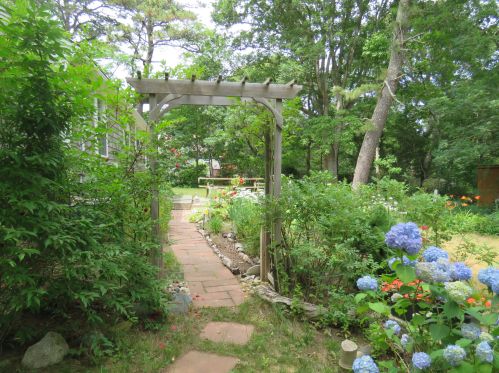 400 School House Rd, Eastham MA 02642-3014 exterior