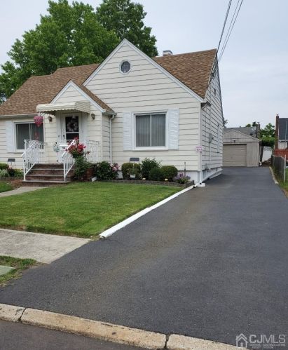 54 New Jersey Ave, Carteret, NJ 07008-1556