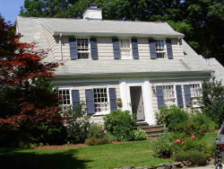 39 Solon St, Newton, MA 02461-1826