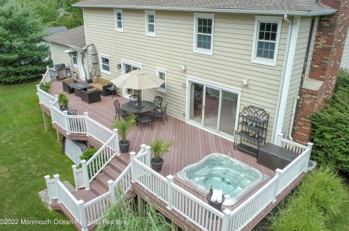 32 Lambert Johnson Dr, Tinton Falls NJ 07712-3753 exterior