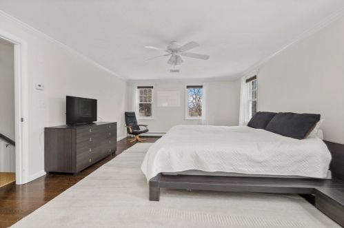 100 Manatee Rd, Hingham MA 02043-3064 exterior