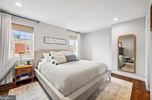 864 20th St, Philadelphia PA  19130-2025 exterior