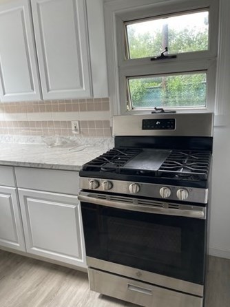 325 Coffin Ave, New Bedford MA 02746-1709 exterior