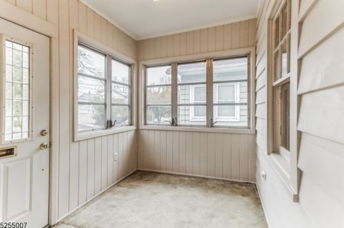 8 Maple Ave, Belleville, NJ 07109-1302