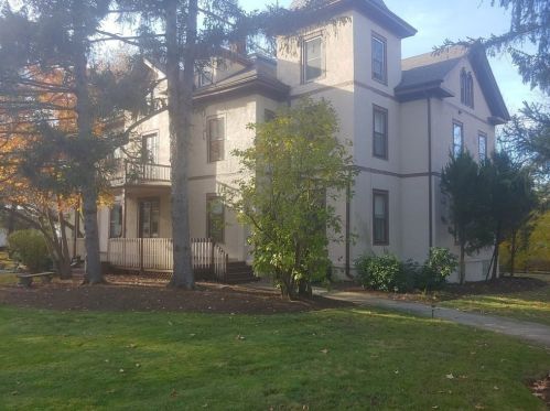 595 Watertown St, Newton MA 02460-1335 exterior