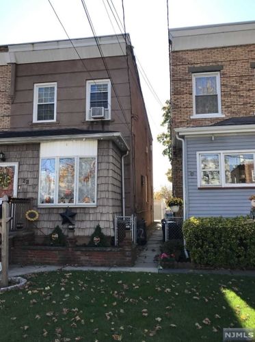 22 Howell Pl, Kearny, NJ 07032-3613
