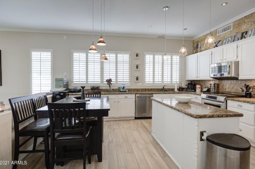 2702 Amberwood Dr, Phoenix AZ  85045-4208 exterior