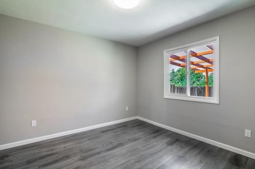 1217 Burkhart Ave, San Leandro CA  94579-2003 exterior