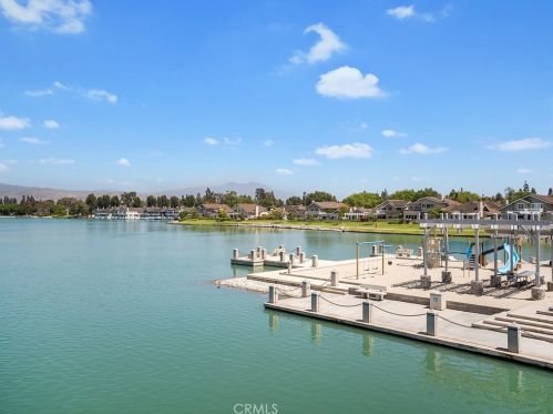 2 Bayfield, Irvine CA  92614-7907 exterior