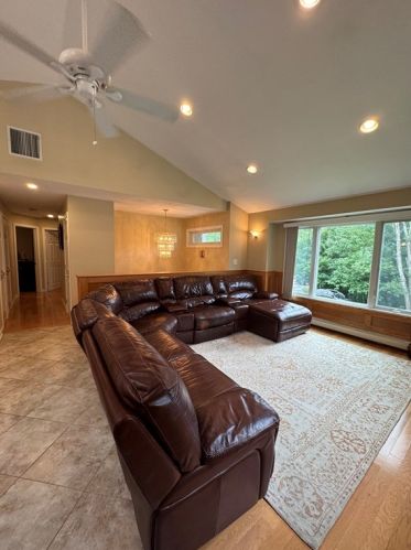 528 Essex Ave, Gloucester MA 01930-2005 exterior