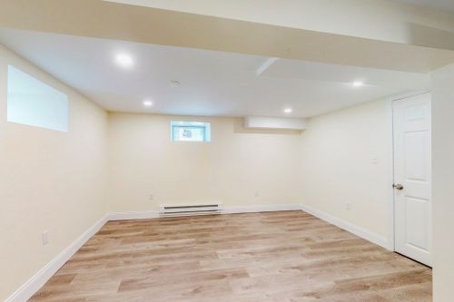 6 Pine Grove St, Milton MA  02186-4314 exterior