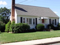 125 Adams Ave, Newton, MA 02465-1045