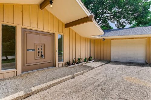 4305 Westlake Dr, Fort Worth, TX 76109-4933