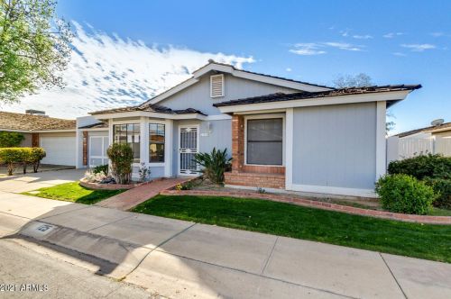 125 Campo Bello Dr, Phoenix AZ 85032-2215 exterior