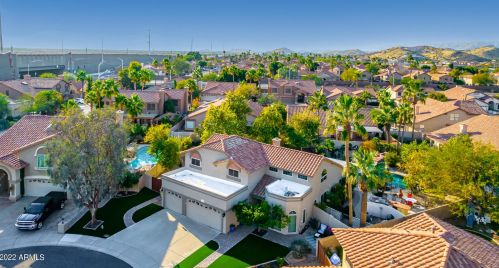 17002 32 Way, Phoenix AZ 85018-3973 exterior