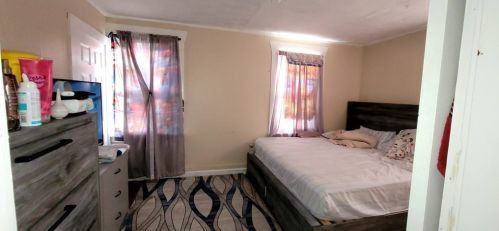 273 Purchase St, New Bedford MA 02740-5738 exterior