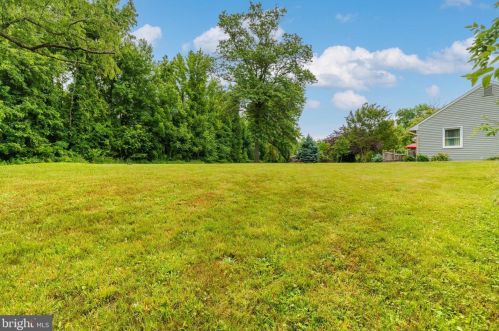 237 Elm Ave, West Deptford NJ 08051-1506 exterior