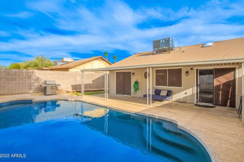 3010 Blackhawk Dr, Phoenix AZ  85050-4706 exterior