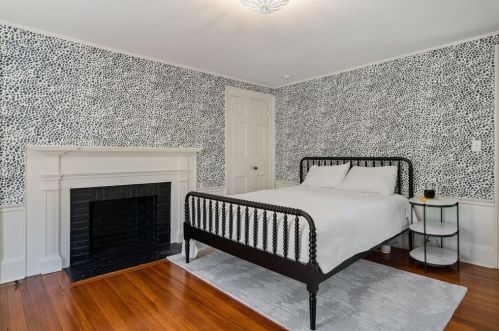 136 Village Ave, Dedham MA  02026-4224 exterior