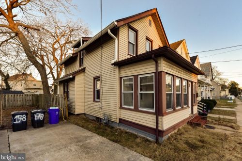 60 Barber Ave, West Deptford NJ  08096-2435 exterior