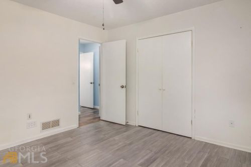 1345 Earle Ct, Conyers GA exterior