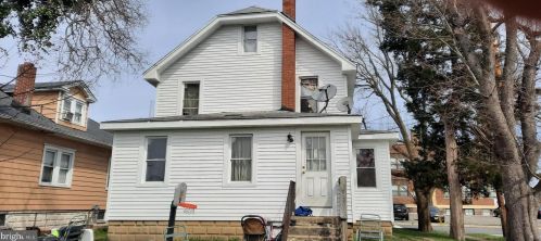 33 Carpenter St, West Deptford, NJ 08096-2614