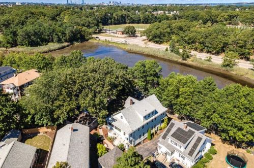 266 Furnace Brook Pkwy, Quincy MA 02169-2277 exterior