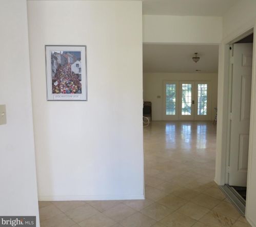 53 Lake View Ter, Columbus NJ  08022-1033 exterior