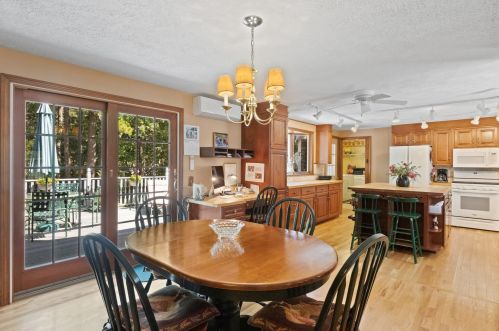 21 Mary Beth Ln, Harwich MA 02645-1326 exterior