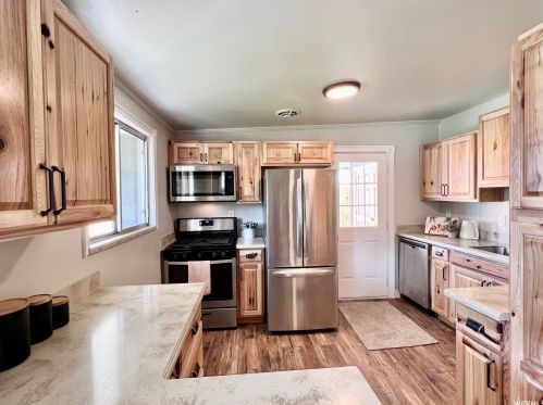 10227 Zinnia Way, Sandy UT 84094-4459 exterior