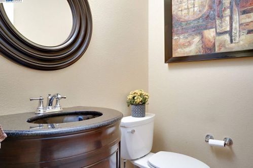 2349 Pacifica Ct, San Leandro CA 94577 exterior