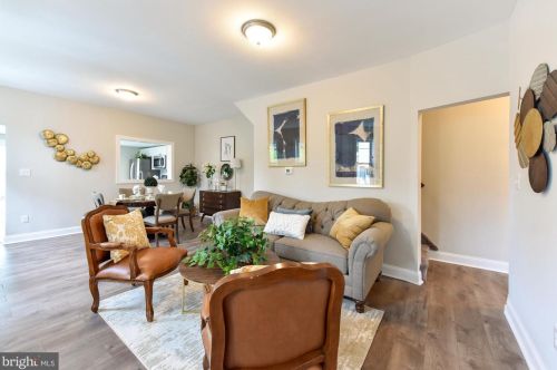 201 Maple Ave, West Deptford NJ  08093-1204 exterior