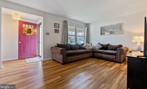 229 Leona Ct, West Deptford, NJ 08096-3231