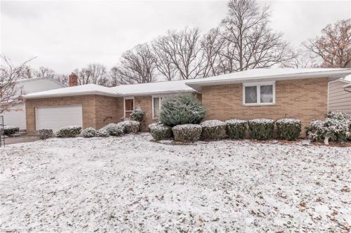 7504 Wake Robin Dr, Cleveland OH  44130-7659 exterior