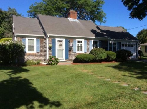 101 Allen Ave, Falmouth MA  02540-3102 exterior