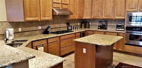 5122 34 Way, Phoenix AZ 85018-1548 exterior