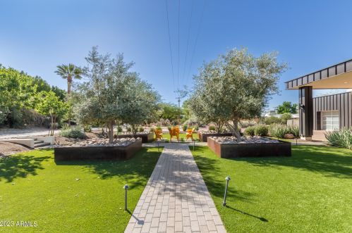 6150 20th St, Phoenix, AZ 85016-1912