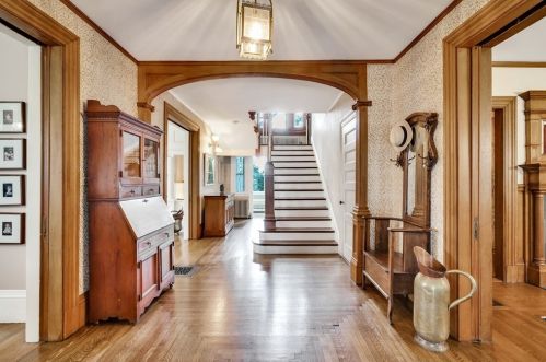 25 Hunnewell Ave, Newton MA 02458-2216 exterior