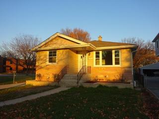 4603 Wenonah Ave, Forest View, IL 60402-4352