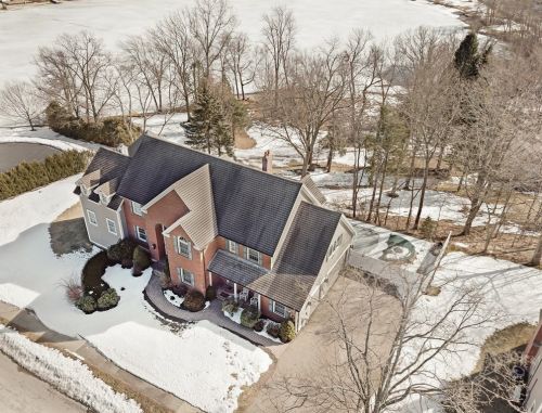 4 Pond Rd, Worcester, MA 01605-3151