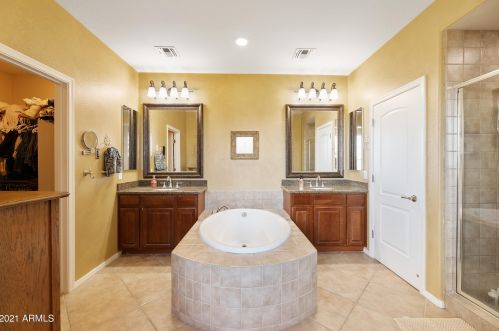 21824 39 St, Phoenix AZ 85050-4881 exterior