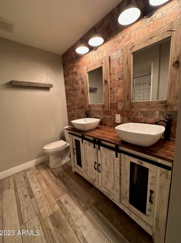 14014 30th Ln, Phoenix AZ  85053-5743 exterior