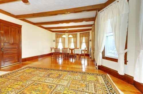 488 Park Ave, Worcester MA 01610-1223 exterior