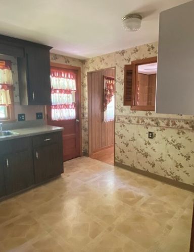 85 Leaf Ln, East Bridgewater MA 02333-1615 exterior