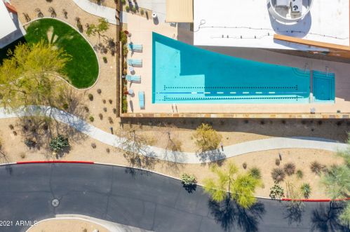 21824 39 St, Phoenix AZ 85050-4881 exterior